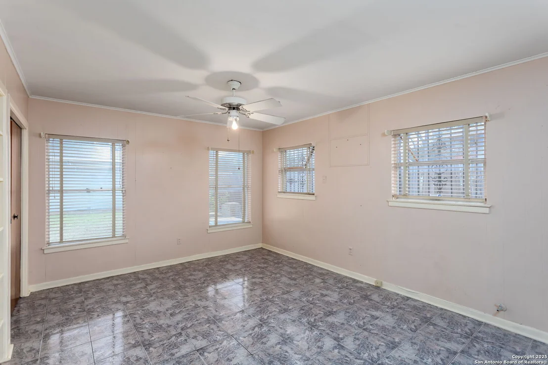 Photo of 104 ROLLING GREEN DR