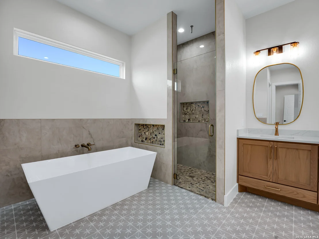 Photo of 101 W MEDIUM MEADOW DR