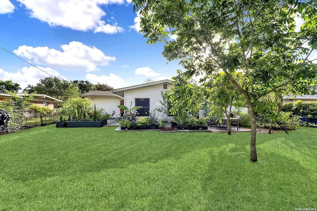 Photo of 205 TRUDY LN
