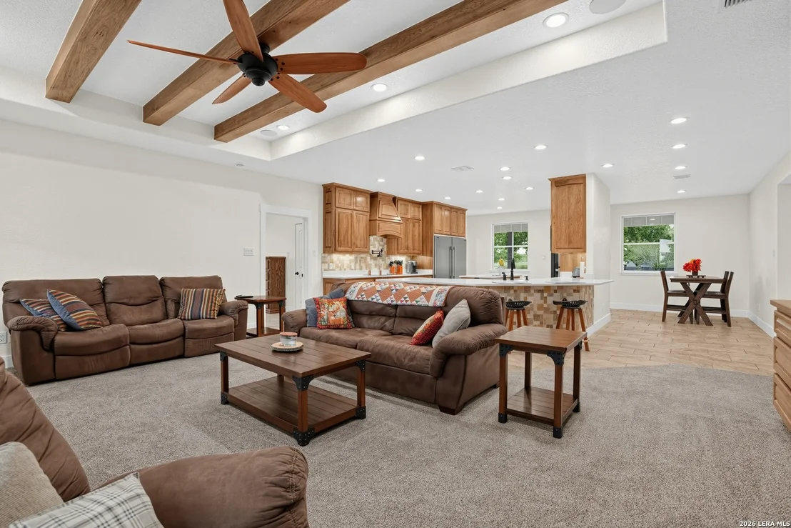 Photo of 105 OAK VIEW DR