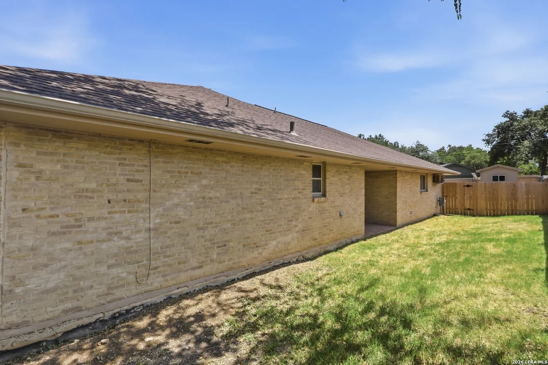 Photo of 102 IRONGATE RD