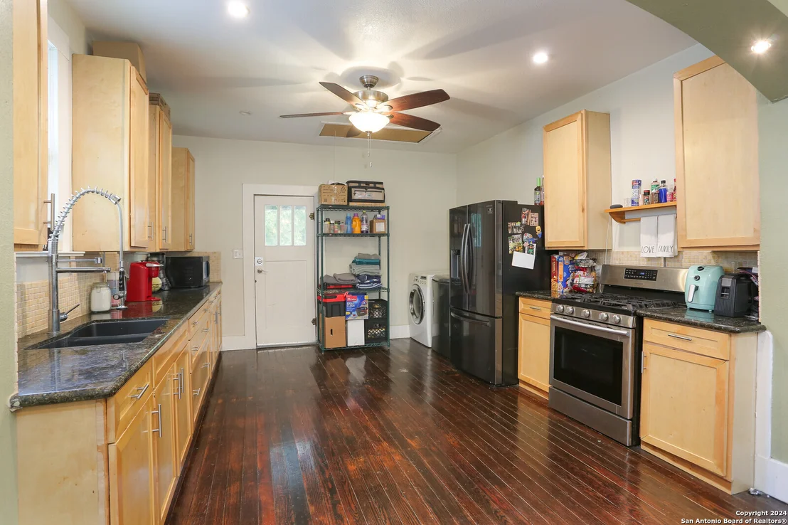 Photo of 511 DEVINE ST