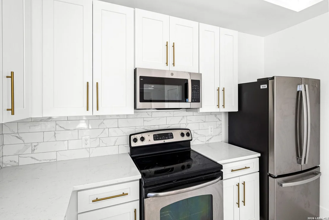 Photo of 7166 Newman Blvd