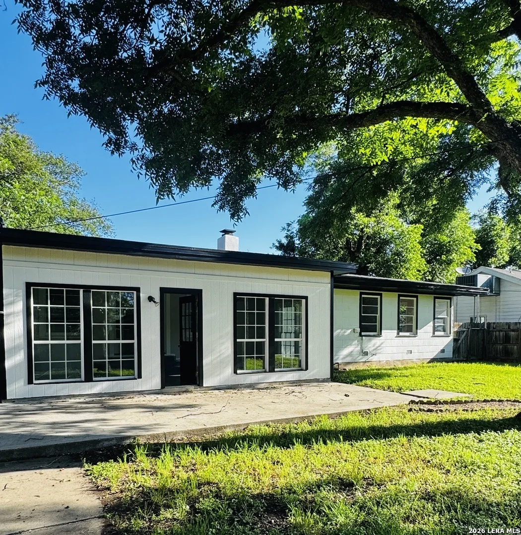 Photo of 841 Laurel St