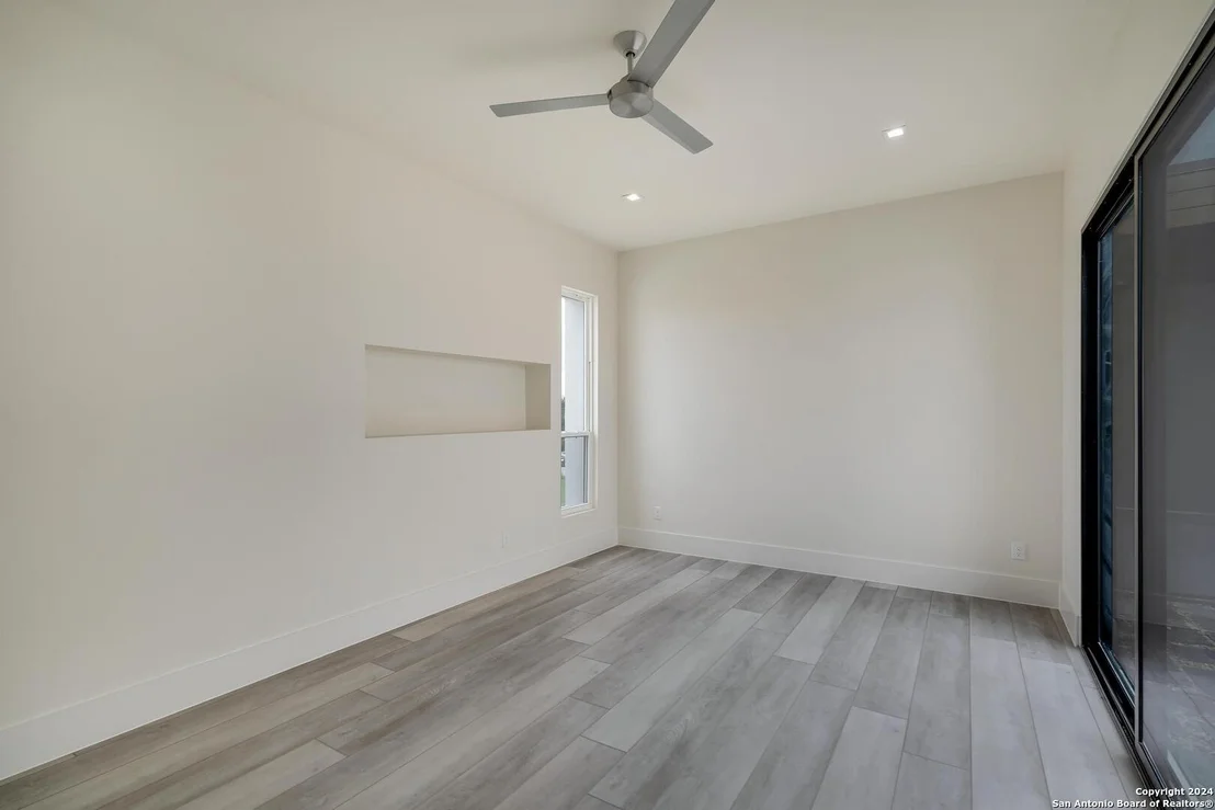 Photo of 25907 Morhiss Pt