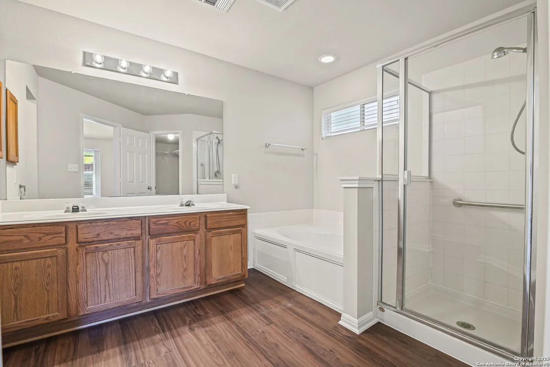 Photo of 9810 Selbourne