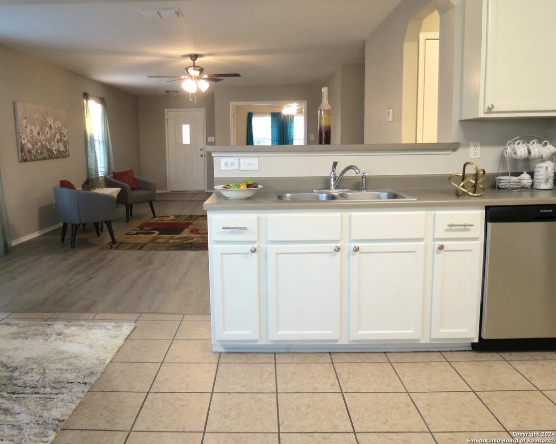 Photo of 241 N WILLOW WAY