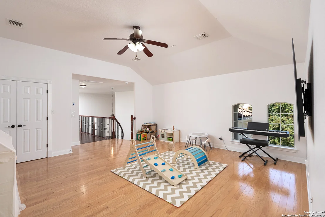 Photo of 24806 Ellesmere
