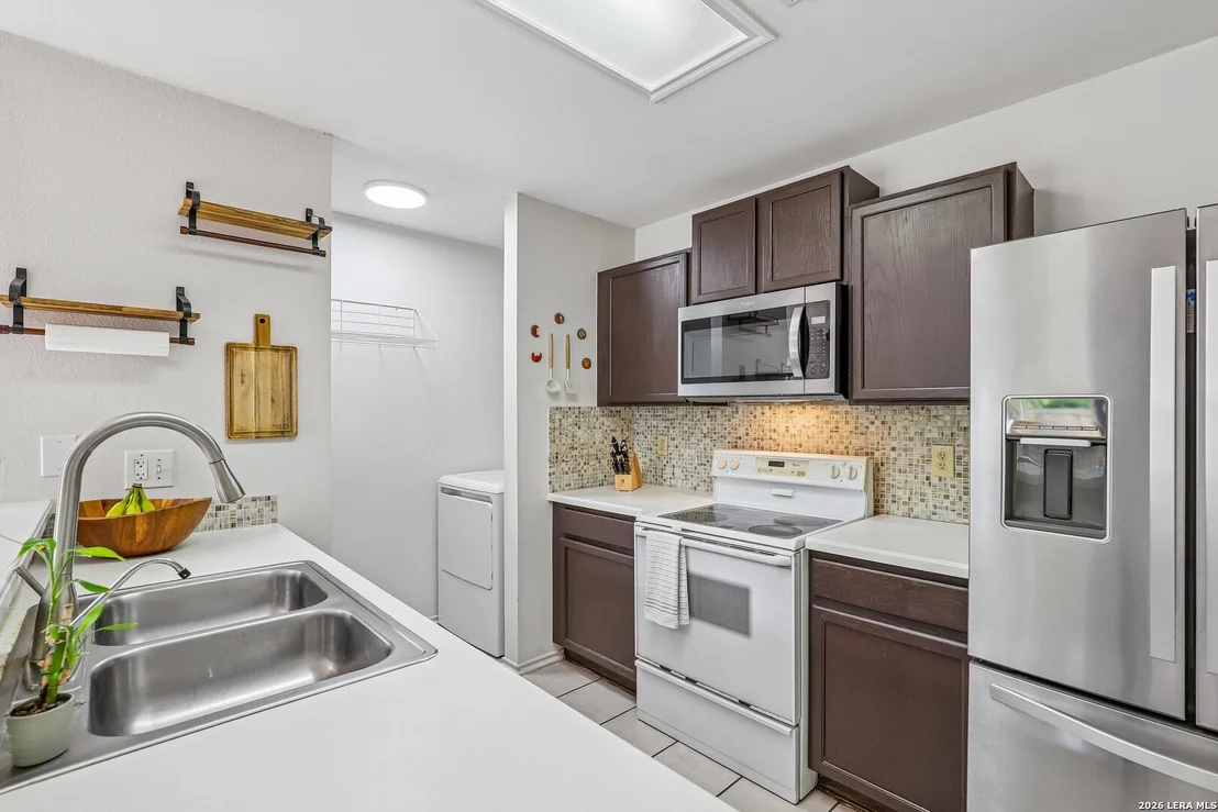 Photo of 8810 Bridgefield