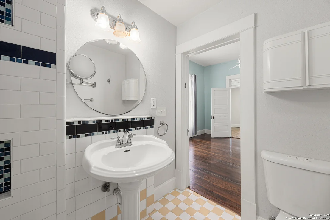 Photo of 135 Vitra