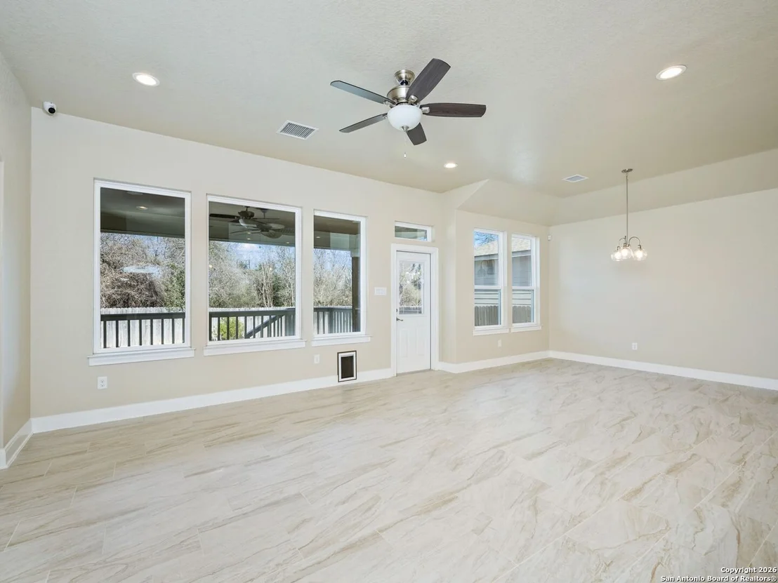 Photo of 14681 Main St
