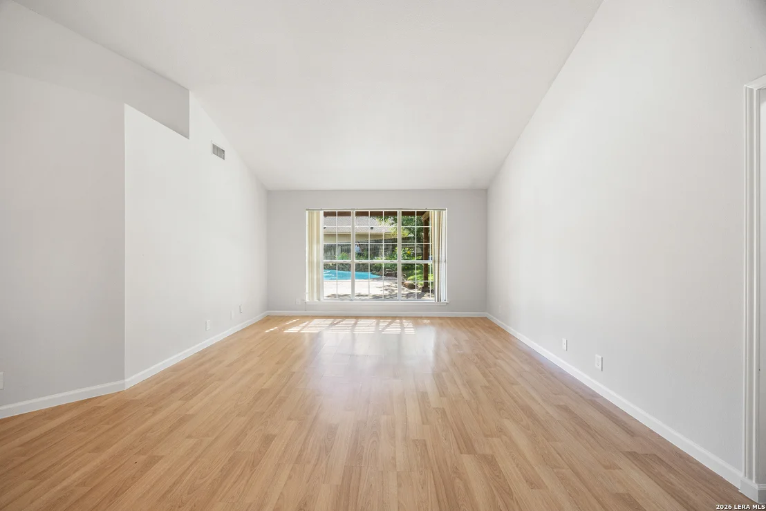 Photo of 25003 SUMMIT HOLW