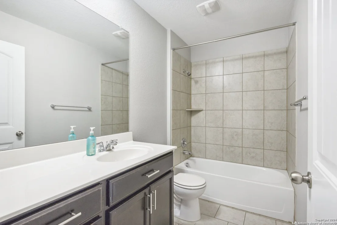 Photo of 429 KINGS WAY
