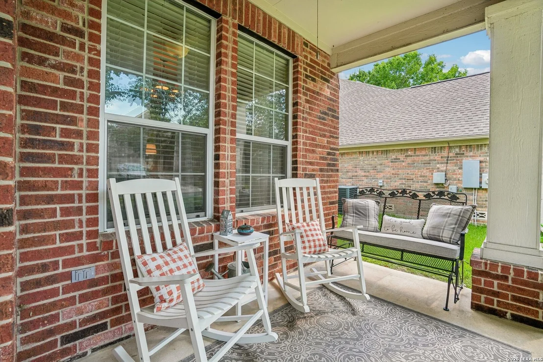 Photo of 990 OAK PARK