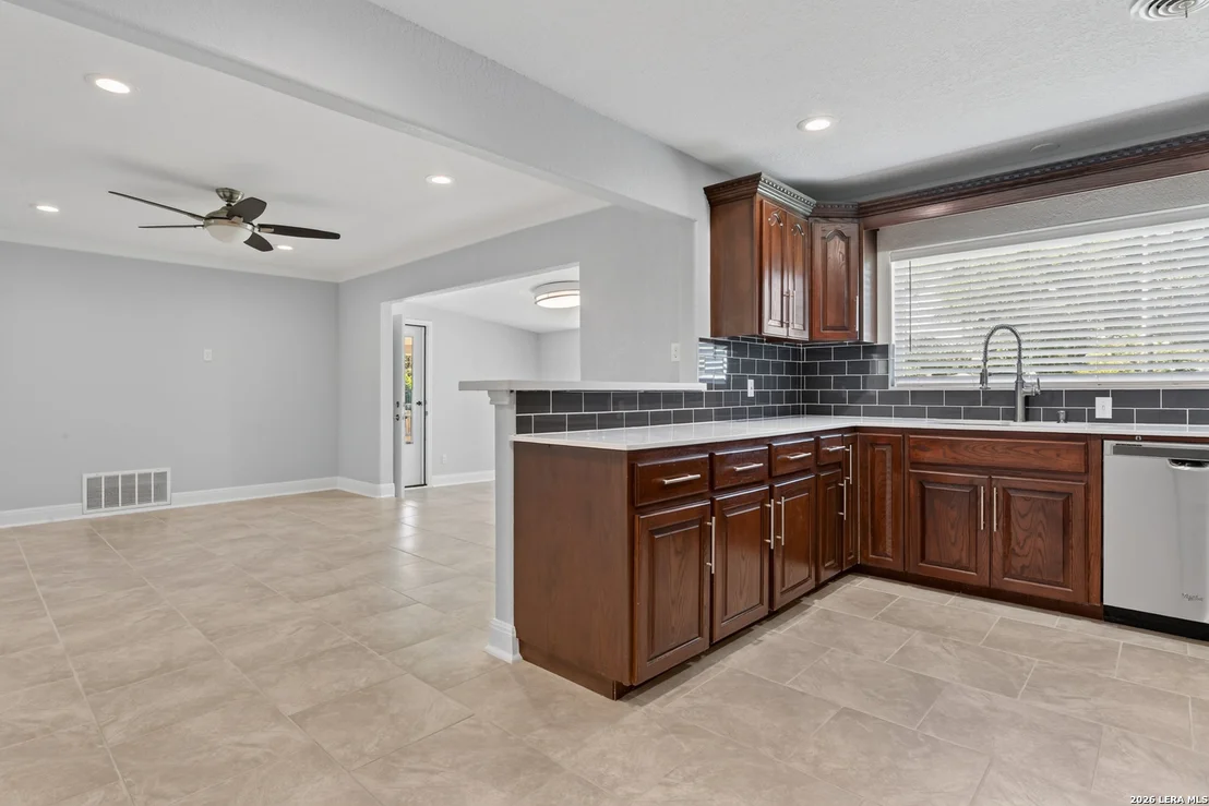 Photo of 134 Longridge Dr