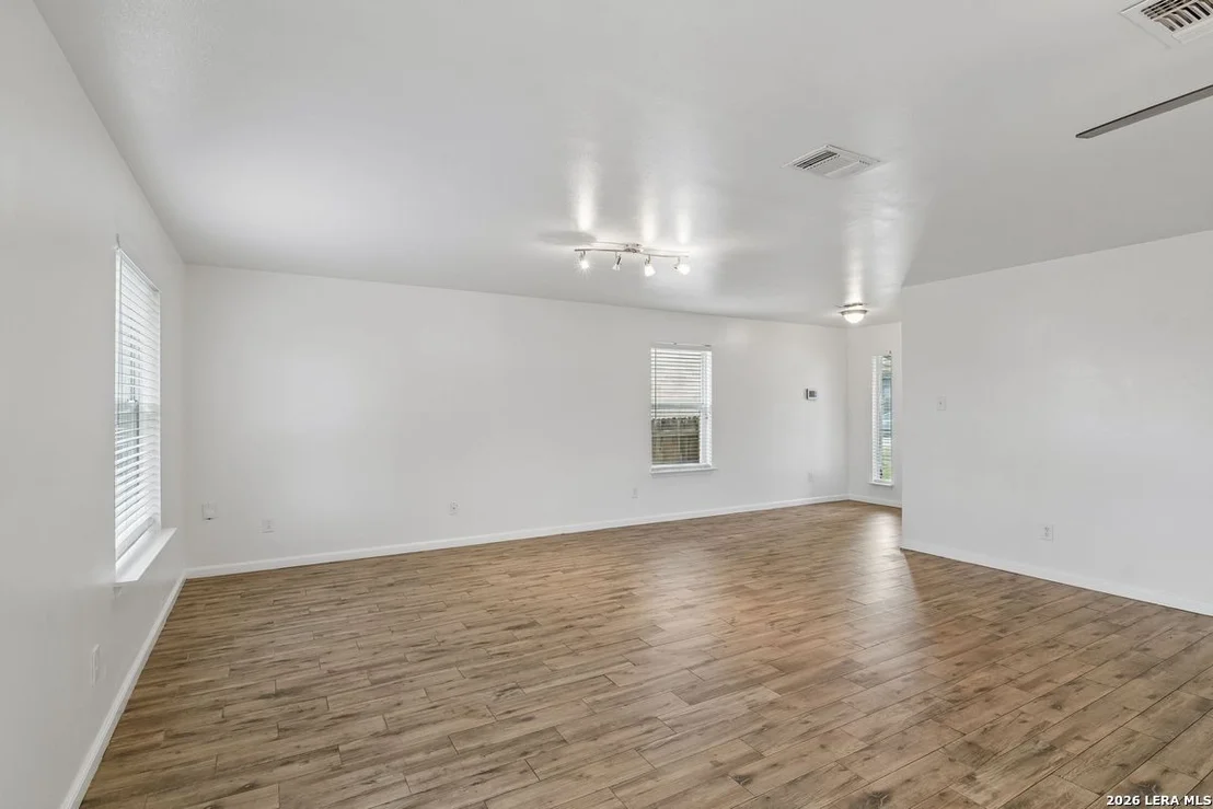 Photo of 8807 Shaenwest