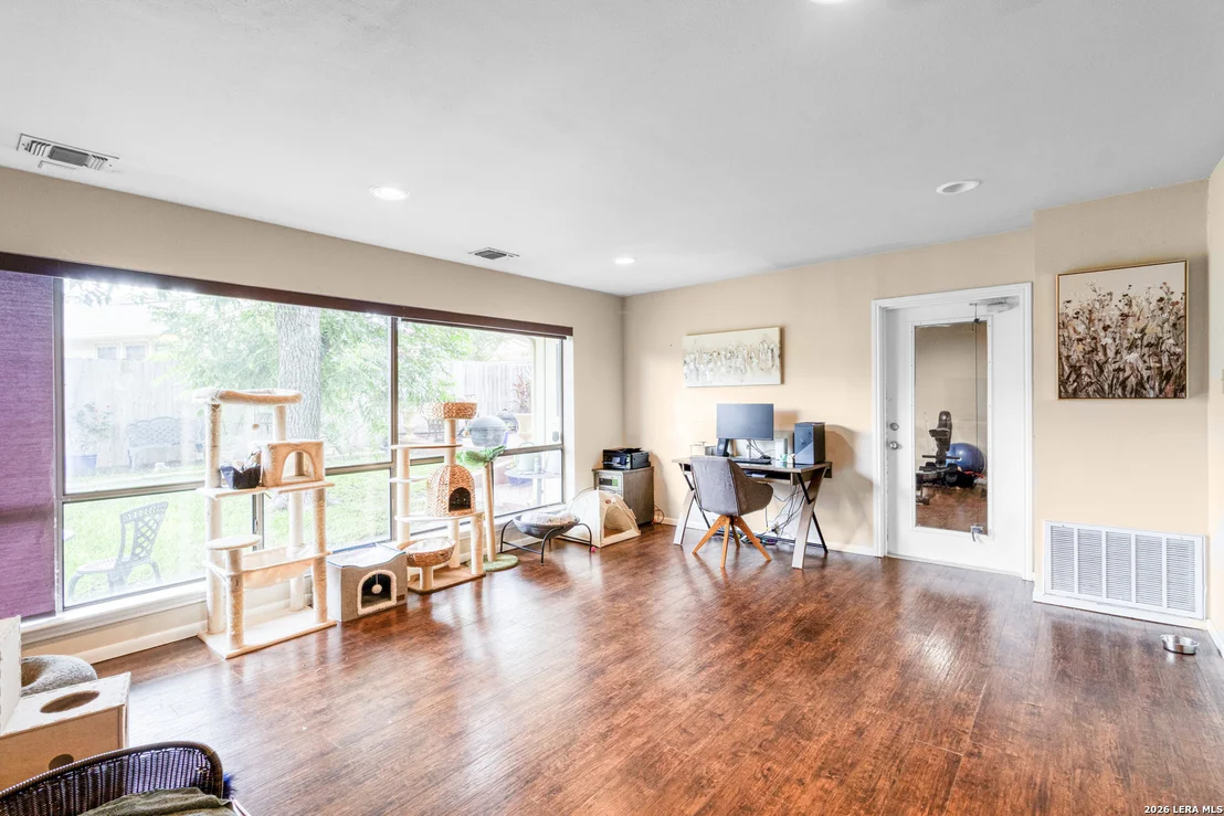 Photo of 1406 BUTTON LN