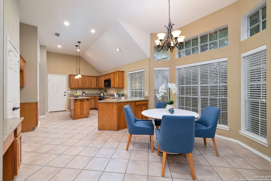 Photo of 2443 OAKLINE DR