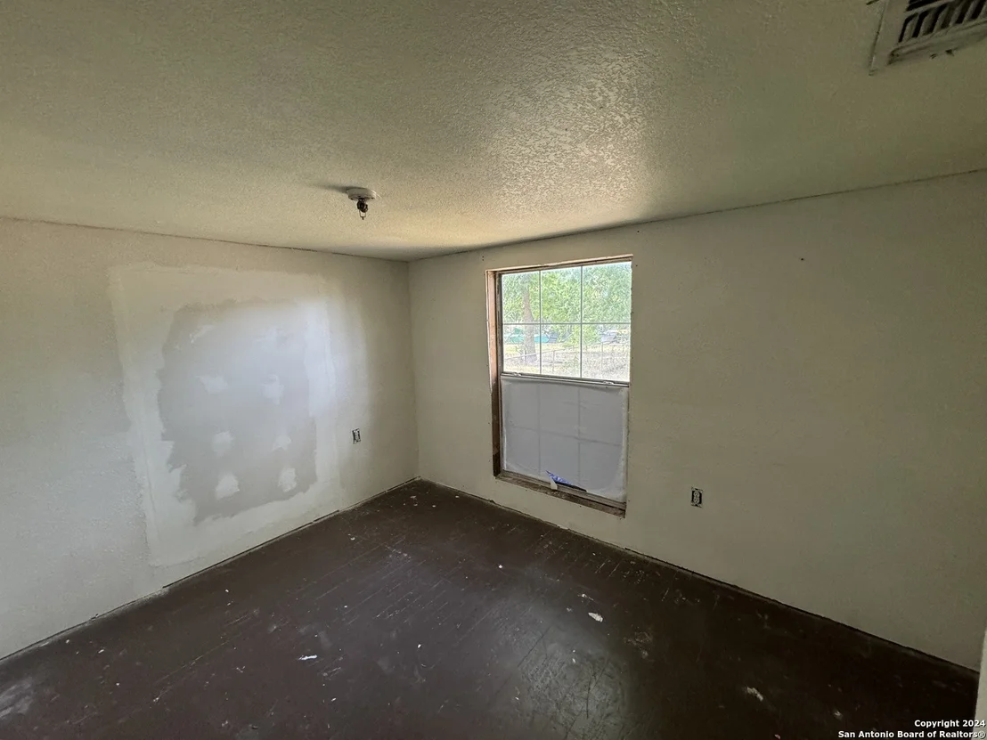Photo of 527 sharmain PL