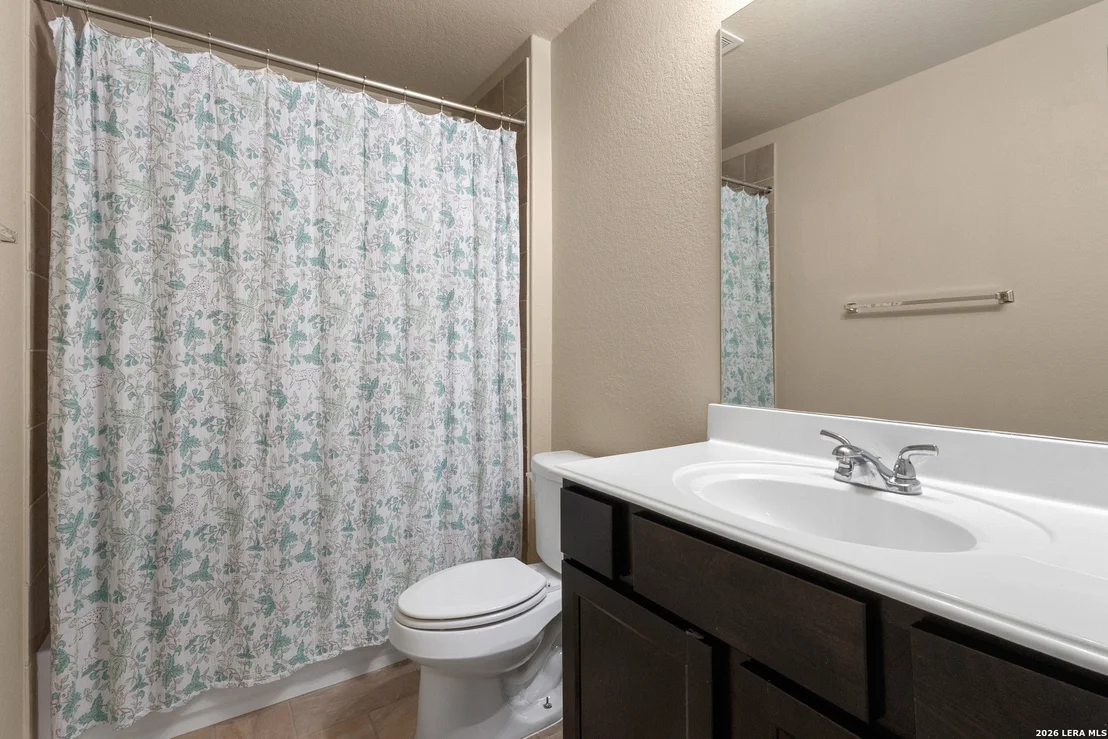 Photo of 617 COMMUNITY DR