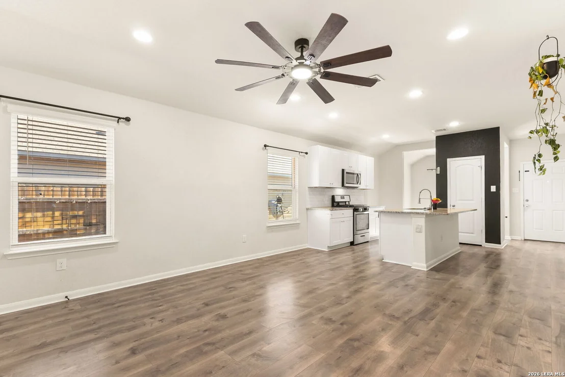 Photo of 338 Northshore Trail