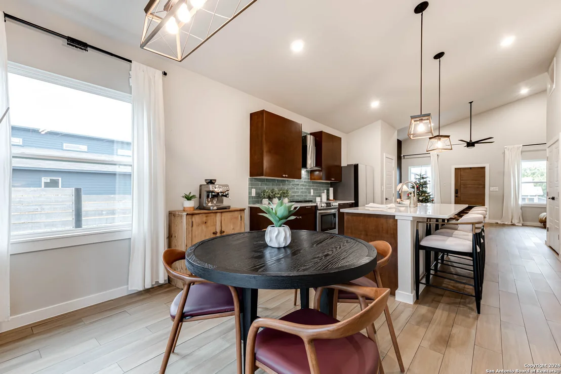 Photo of 550 BELMONT