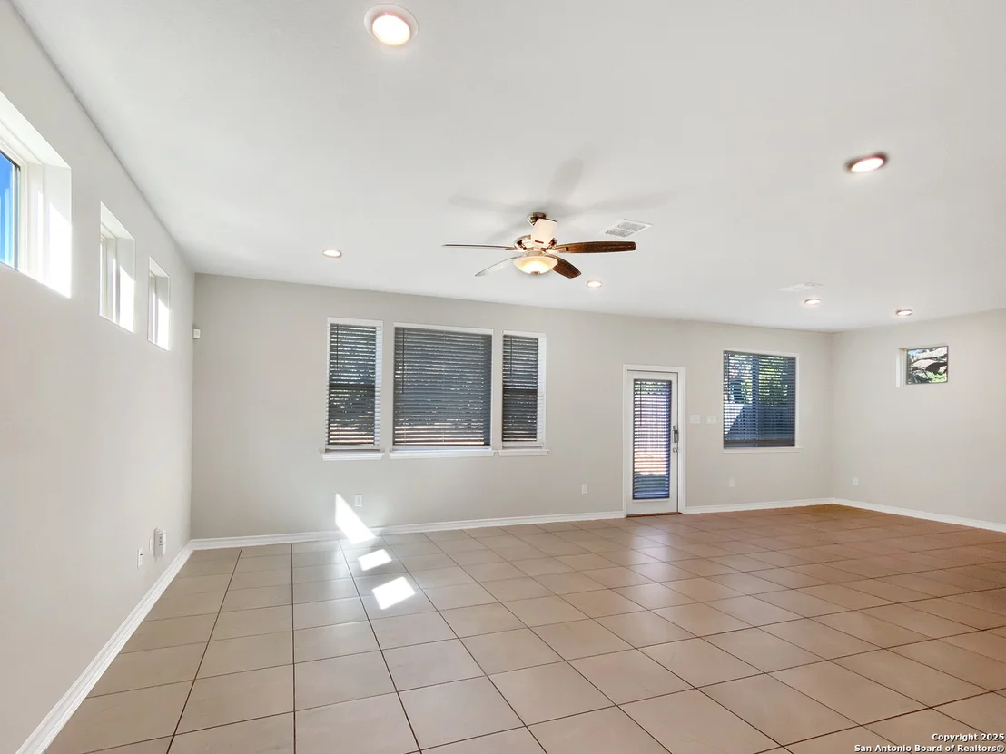 Photo of 3119 Ambar Cala