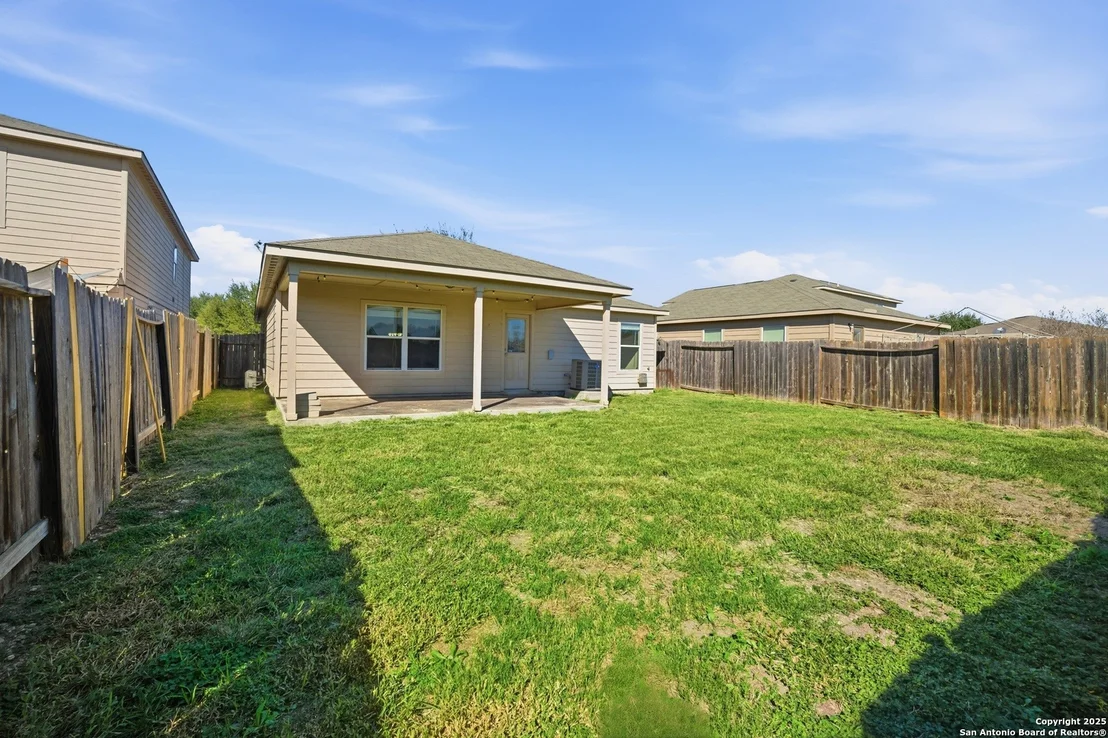 Photo of 6810 Luckey
