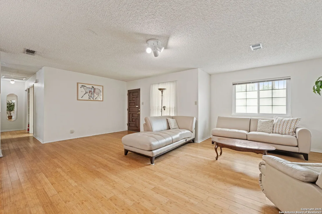 Photo of 6719 Lucerne