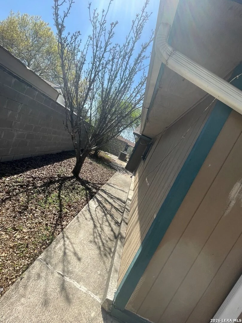 Photo of 4830 Castle Bridge