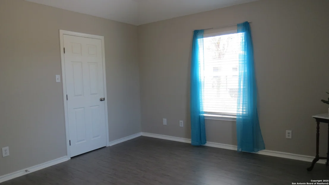Photo of 303 Windy Knoll