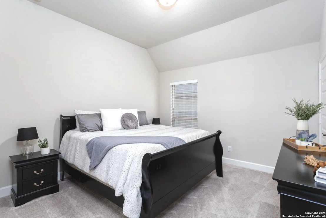Photo of 2131 Thayer Cove