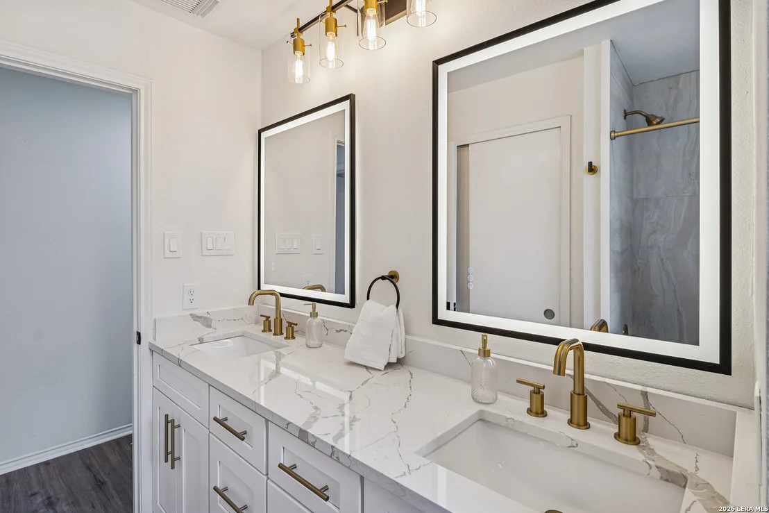 Photo of 1430 Synandra