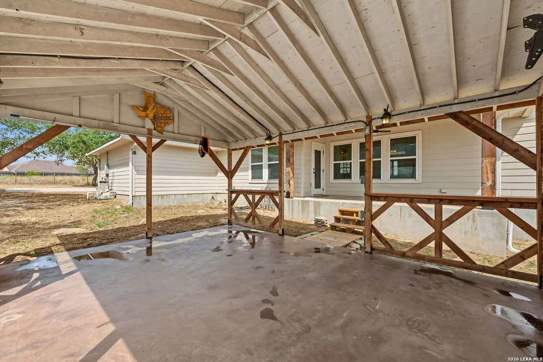 Photo of 418 Clover Ln