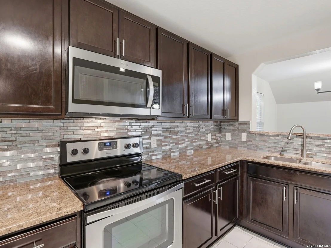Photo of 414 WALNUT CRST
