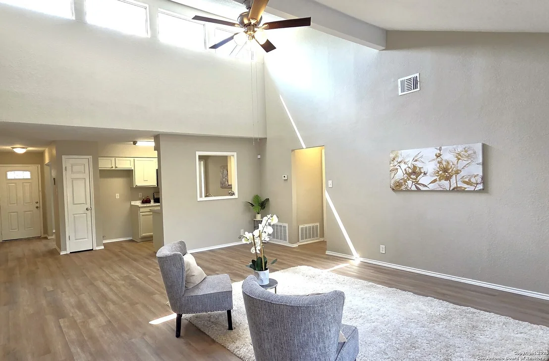 Photo of 3529 Cliffside