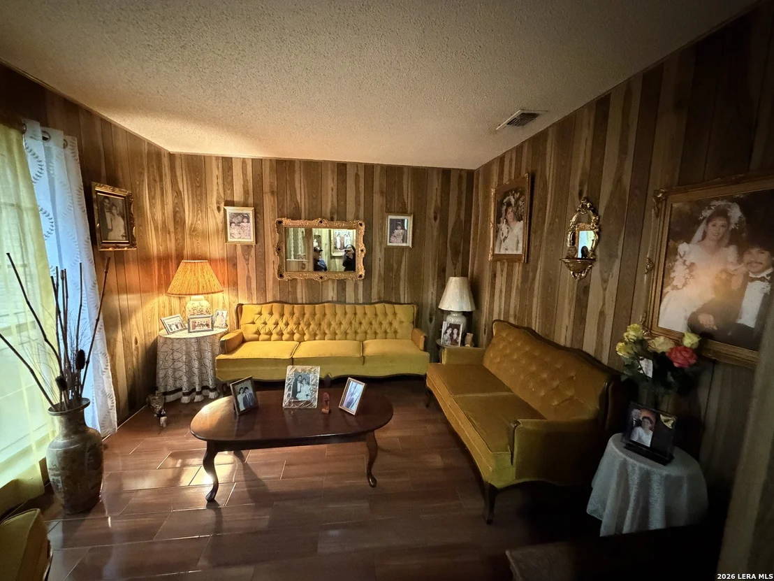Photo of 2149 EDNA ST