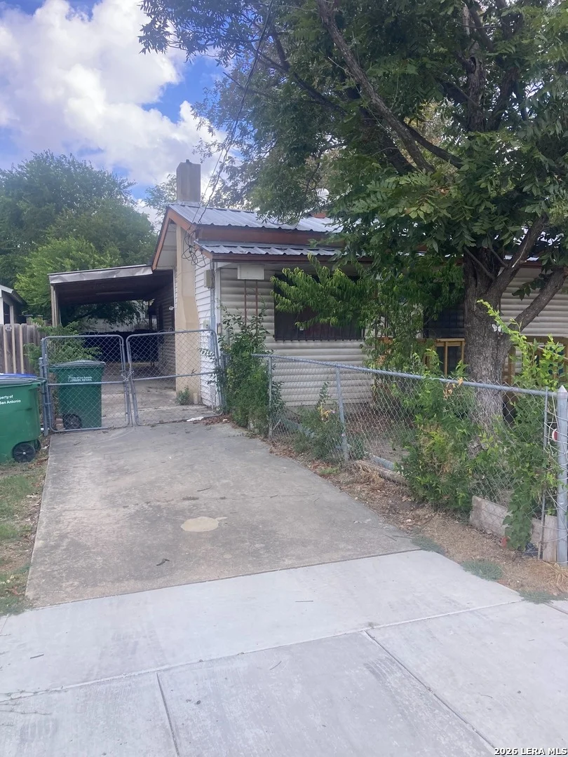 Photo of 651 BARRETT PL