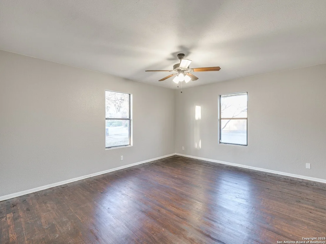 Photo of 302 REGENT