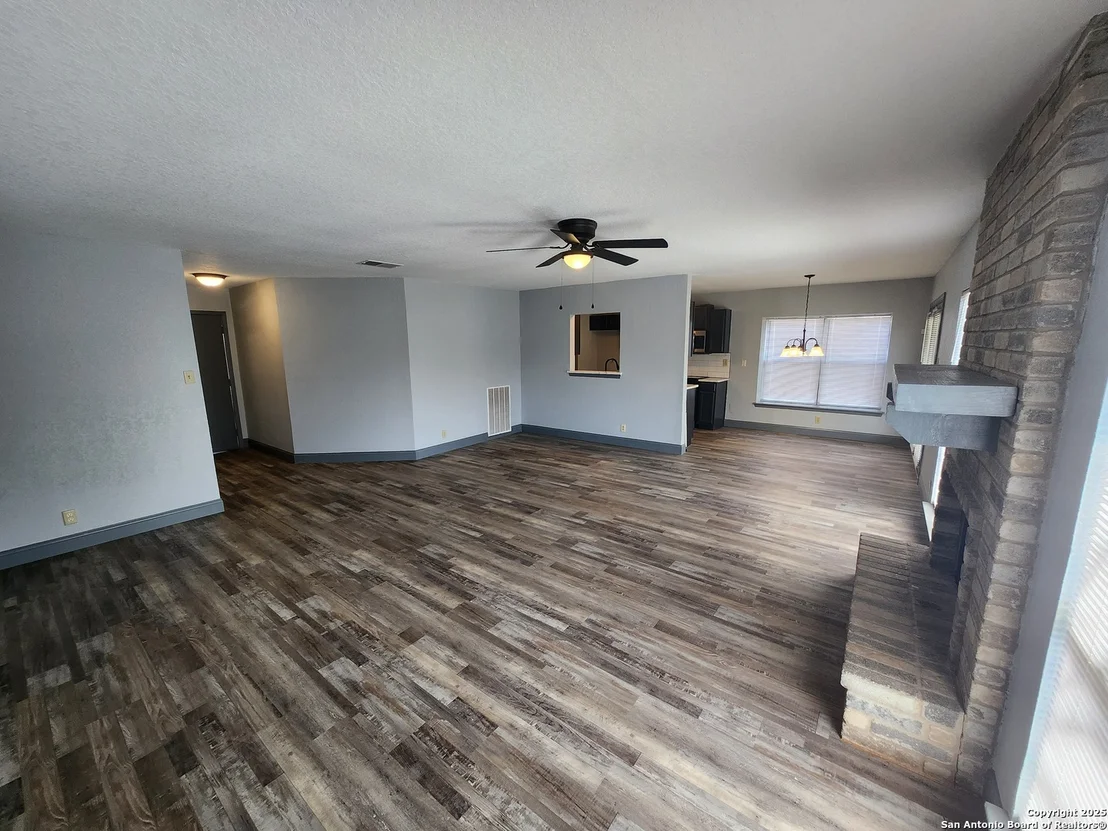 Photo of 918 ROLLING ROCK DR