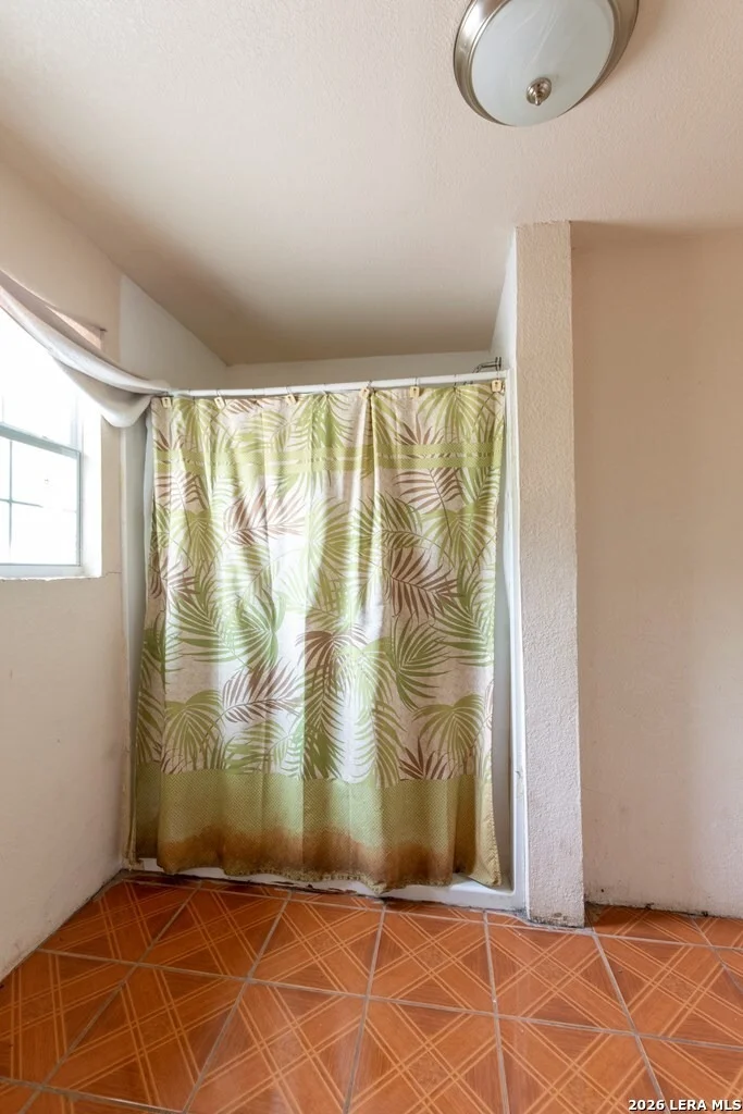 Photo of 546 Blanco
