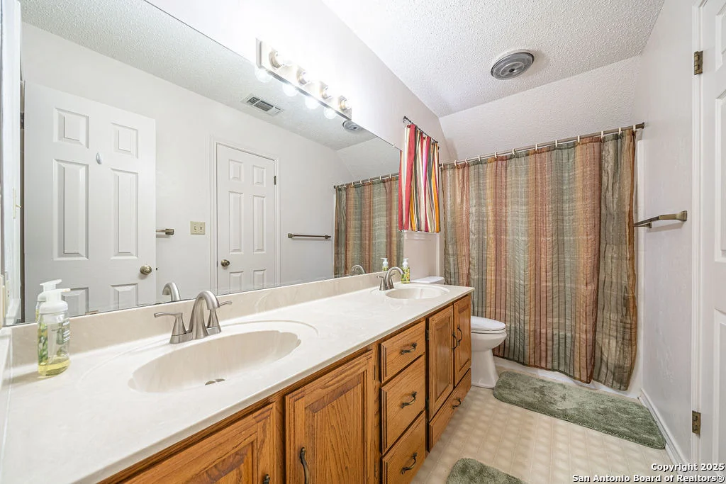Photo of 750 Forest Trail