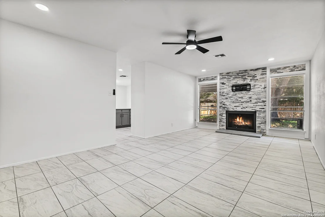 Photo of 2811 Lake Meadow