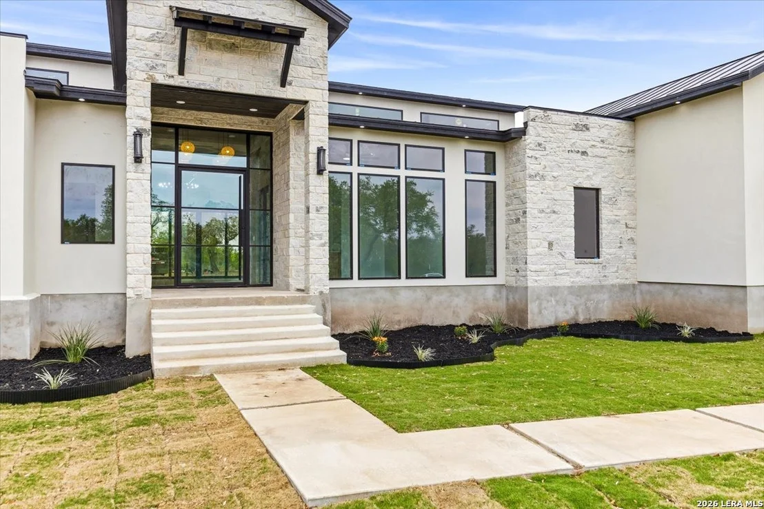 Photo of 577 Private road 3702