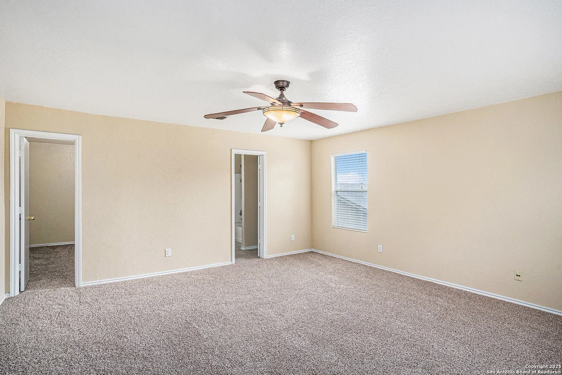 Photo of 237 Hinge Chase
