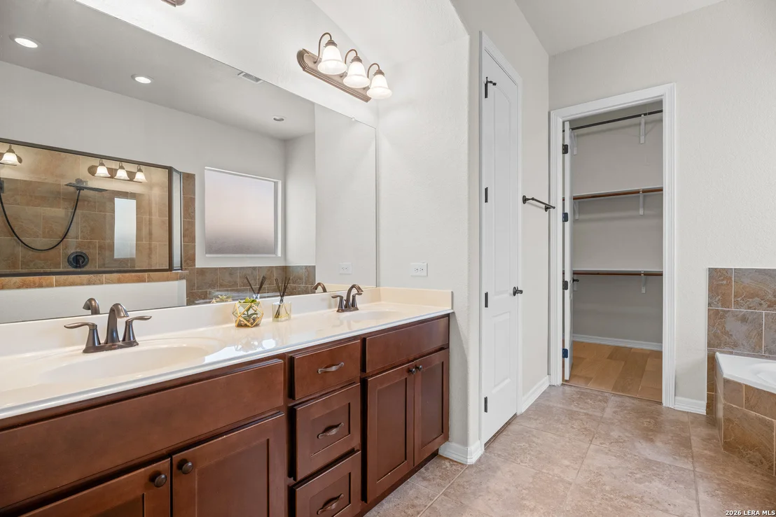 Photo of 6131 Lowrie