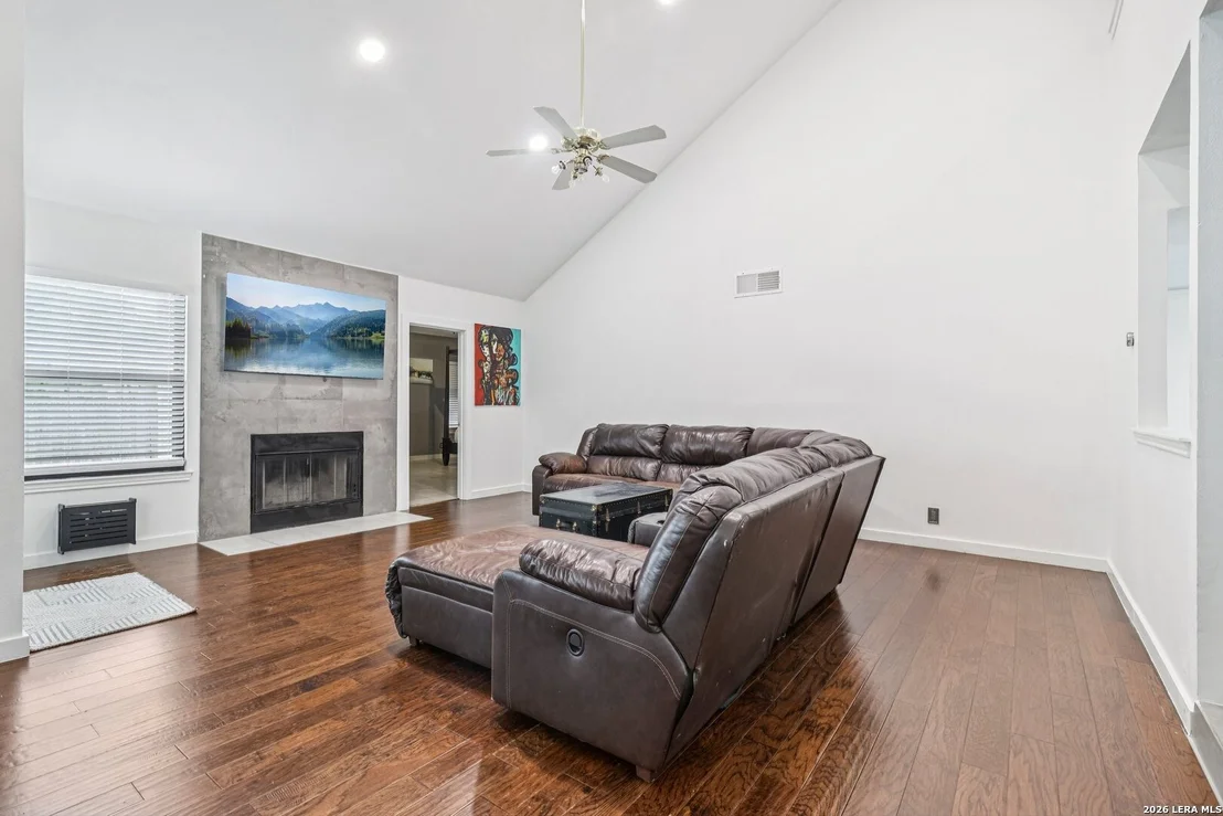 Photo of 15115 Oak Briar