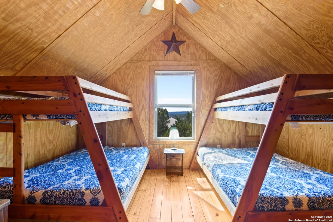 Photo of 420 Canyon Oaks