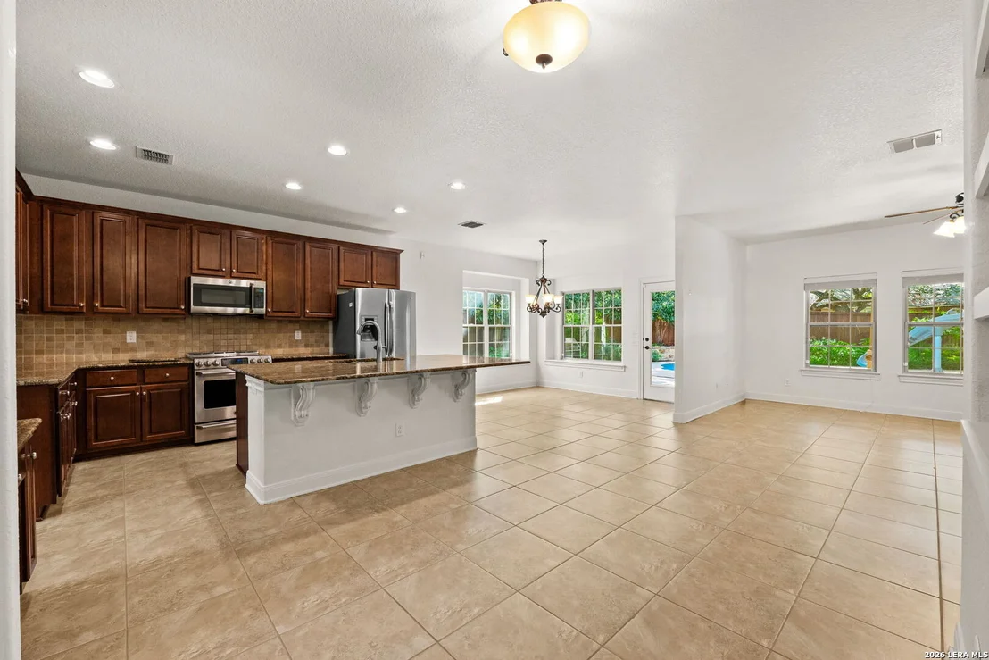 Photo of 221 WINDSOR DR