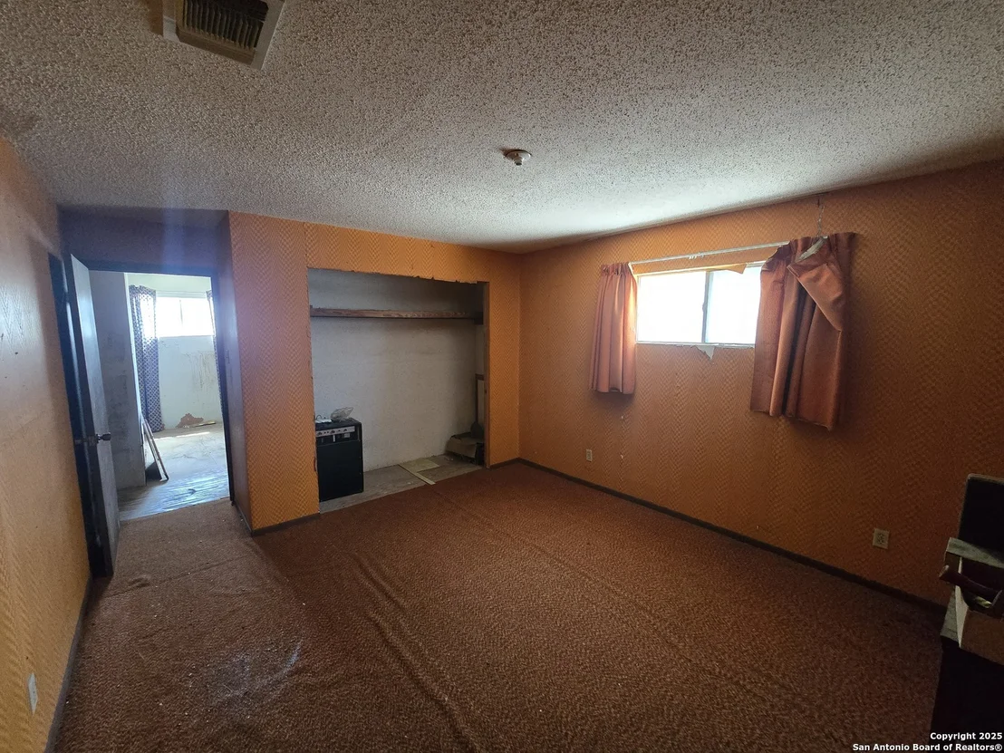 Photo of 119 W Baetz Blvd